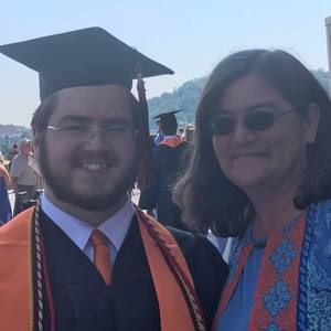 Meet your Posher, Carrie